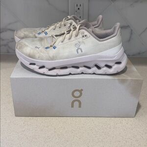 On Cloud Running Sneakers